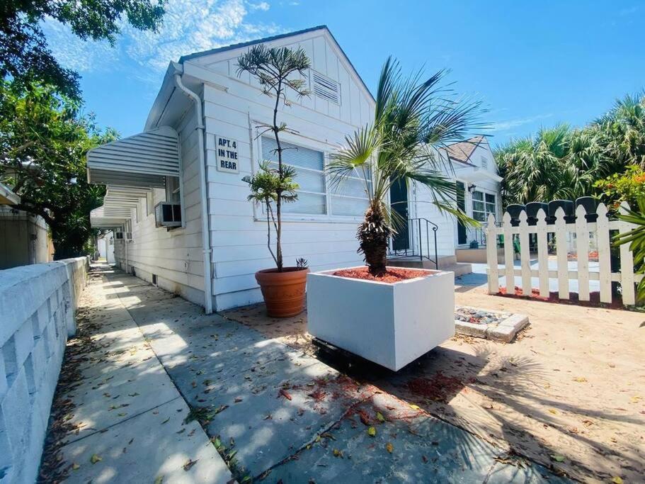 Steps To Beach & Downtown! Cozy Beach Bungalow #1 เลกเวิร์ท ภายนอก รูปภาพ